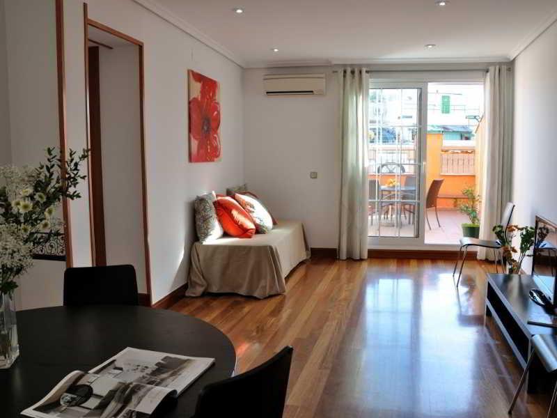 Gran Via Sol Apartamentos Madrid Exterior photo