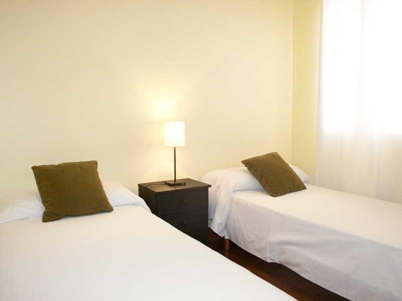 Gran Via Sol Apartamentos Madrid Exterior photo