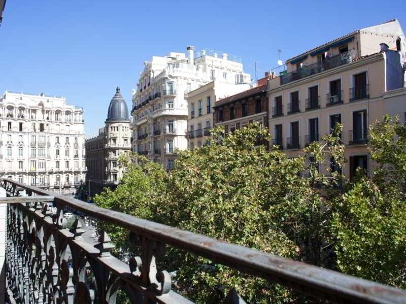 Gran Via Sol Apartamentos Madrid Exterior photo