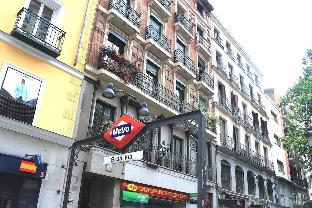 Gran Via Sol Apartamentos Madrid Exterior photo