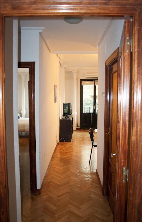Gran Via Sol Apartamentos Madrid Room photo
